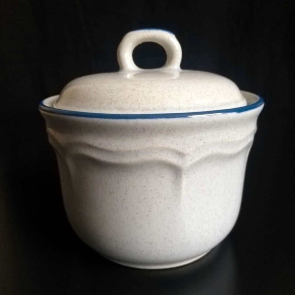 Stoneware Ceramic Sugar Bowl with Lid Crafted in Japan